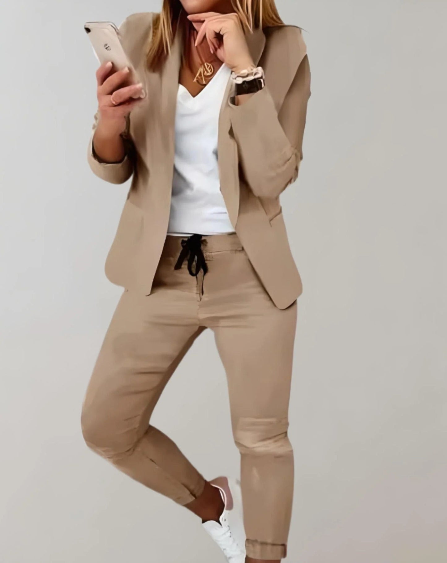 Elegante set composto da giacca e pantaloni da donna - roderika