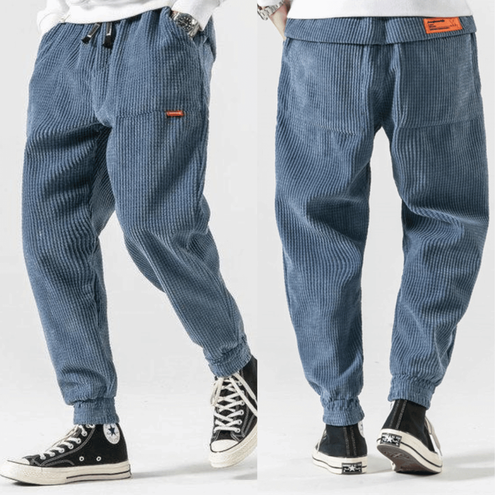 I pantaloni eleganti e unici realizzati in velluto a coste