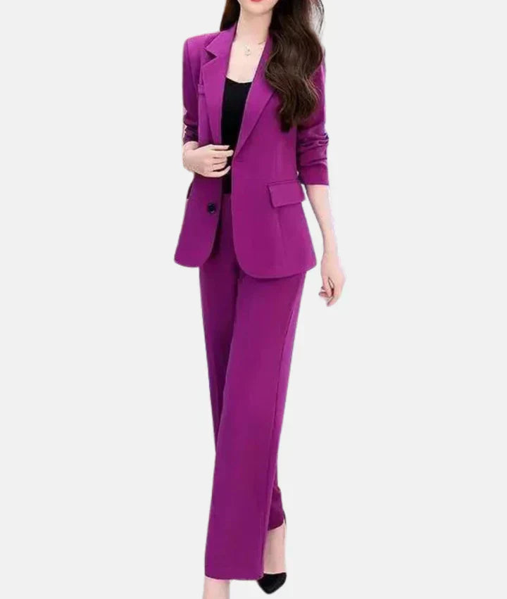 Tailleur pantalone elegante con blazer sartoriale